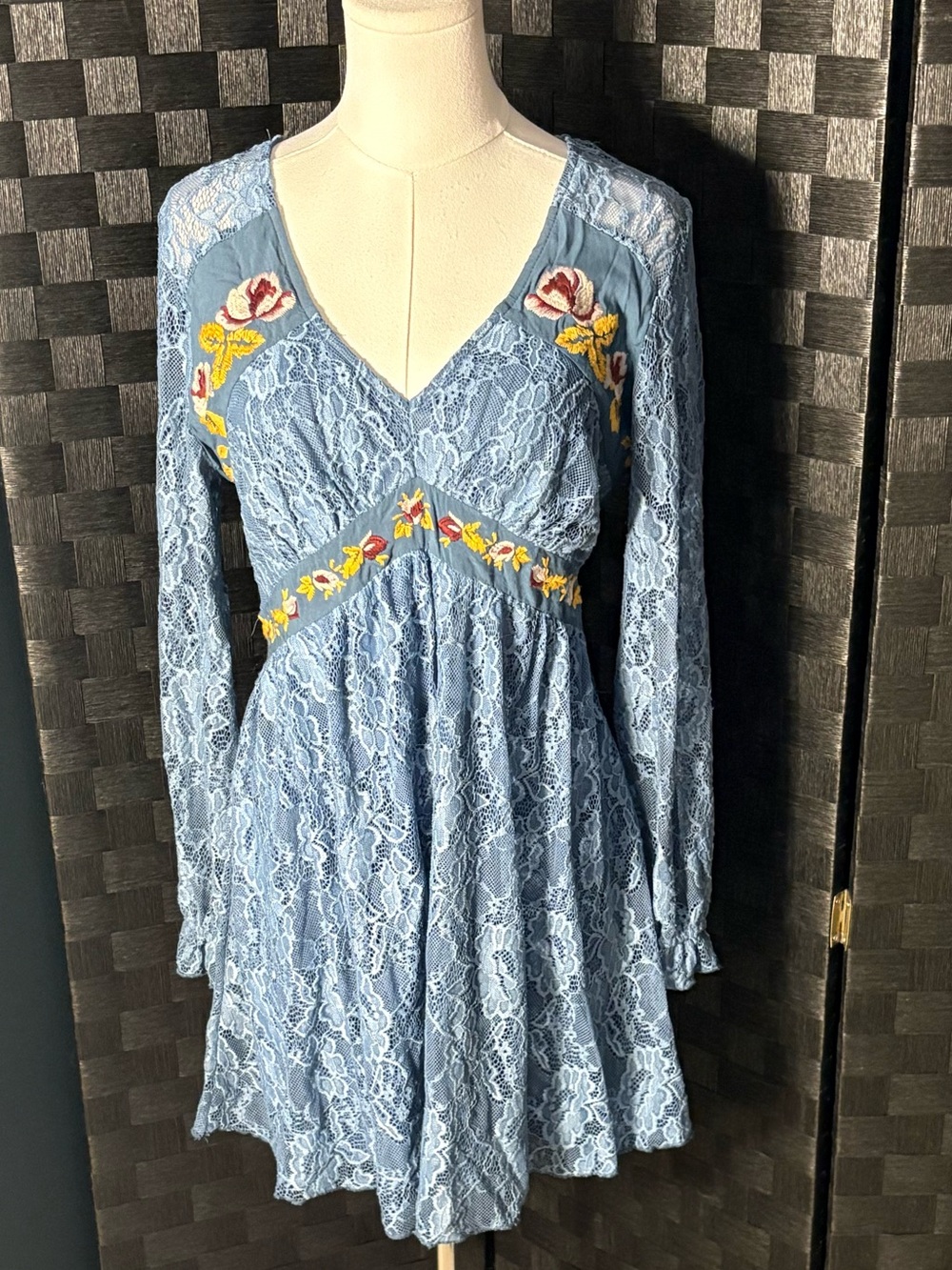 Mi Ami Francesca's Blue Lace Embroidered Floral Long Sleeve Boho Mini Dress